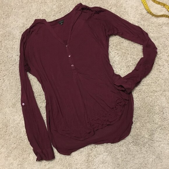 Babaton Dark Cherry Long Sleeve 1/4 Button Down Rayon Drop Hem Top - Picture 11 of 15